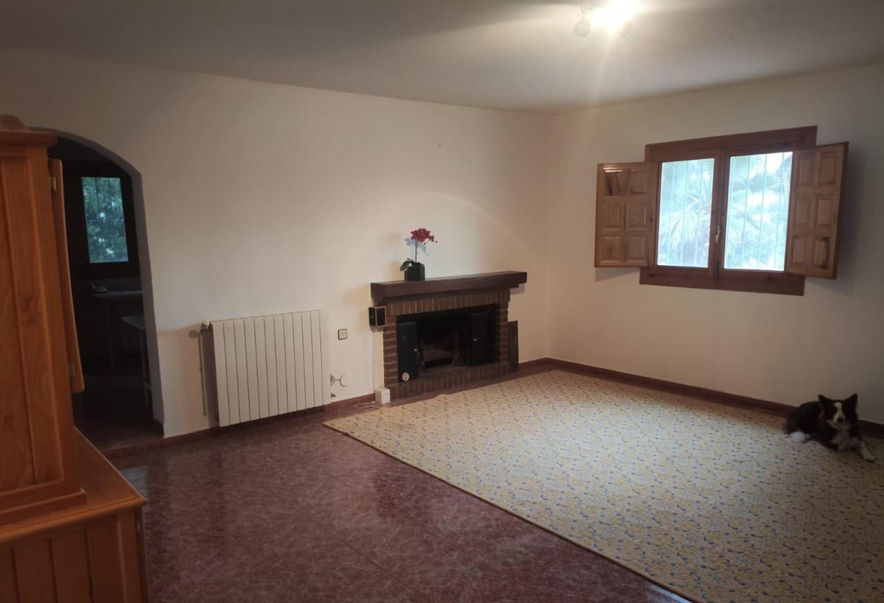  Excelente parcela con casa en Mula